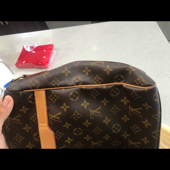 Louis Vuitton - Abesses Messenger Bag - Picture 5 of 16